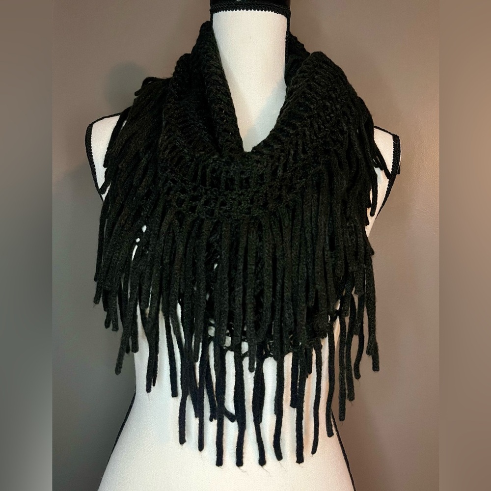 Steve Madden knit wrap scarf 
One Size, Black
